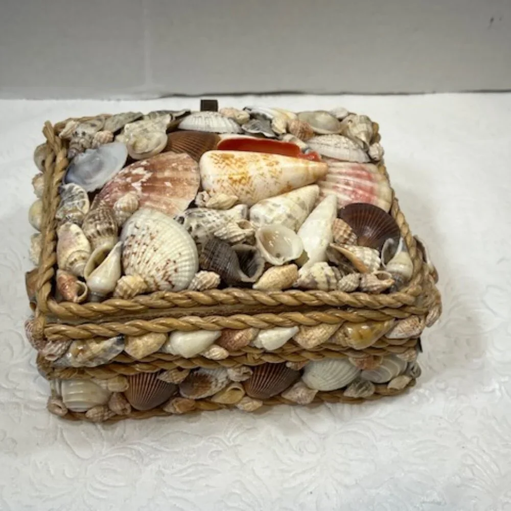 VTG Nautical Coastal Shell Encrusted Trinket, Jewelry Box, Sailor Valentine Box